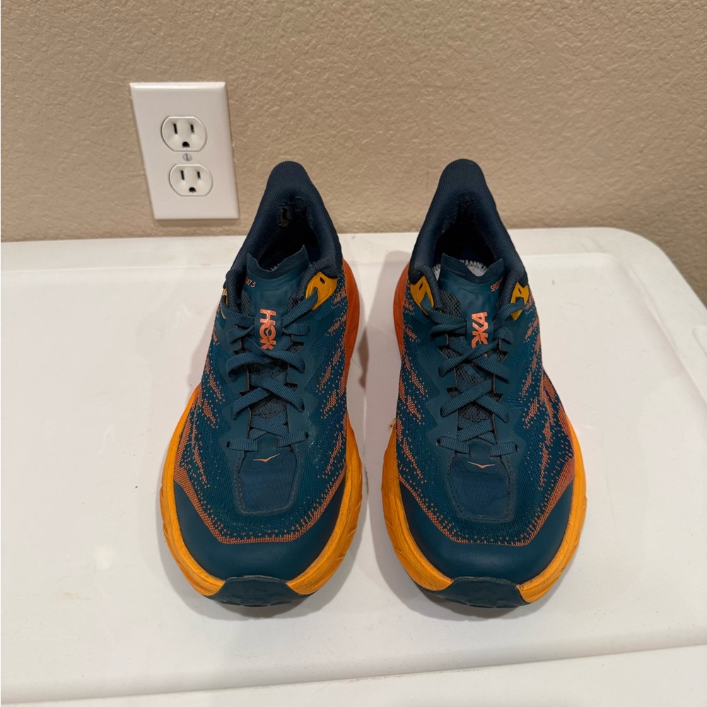Women’s Hoka SpeedGoat 5 (size 8)